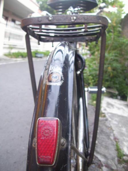 rear stop lamp and bagage, and mudguard with "M" transfer merk